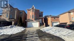 115 CHALMERS DRIVE  Barrie, ON L4N 8W1