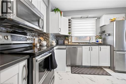 624 Upper Ottawa Street, Hamilton, ON - Indoor Photo Showing Kitchen