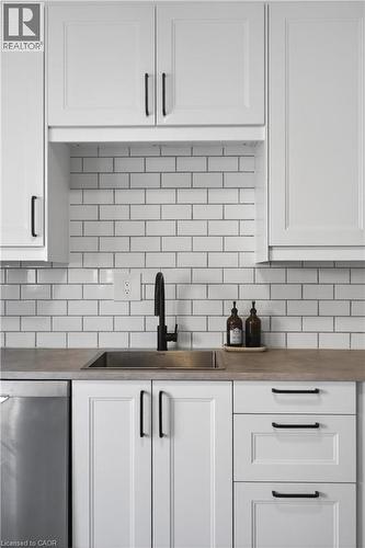 262 Britannia Avenue, Hamilton, ON - Indoor Photo Showing Kitchen With Upgraded Kitchen