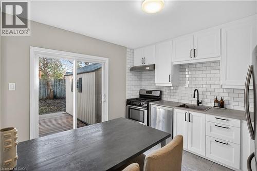 262 Britannia Avenue, Hamilton, ON - Indoor Photo Showing Kitchen With Upgraded Kitchen