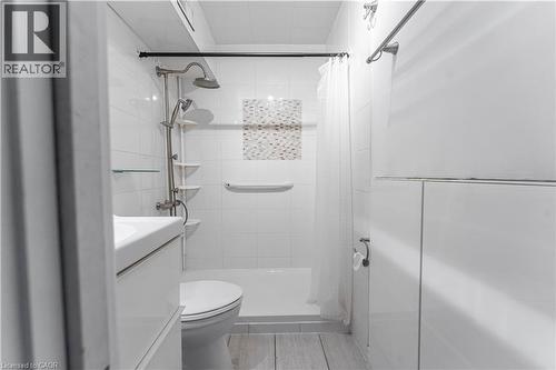 30 Summit Avenue Unit# 607, Hamilton, ON - Indoor Photo Showing Bathroom