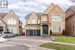 144 BLOOMSBURY AVENUE  Brampton, ON L6P 2X2