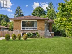 300 BURTON ROAD Oakville (Wo West), ON L6K 2K8