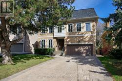 82 MUNRO BOULEVARD  Toronto, ON M2P 1C4