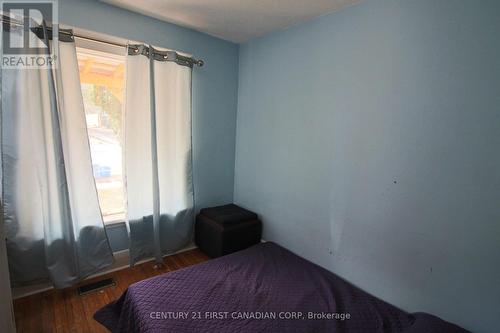 54 Terrace Street, London South (South I), ON - Indoor Photo Showing Bedroom