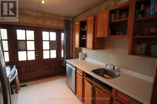 54 Terrace Street, London South (South I), ON - Indoor