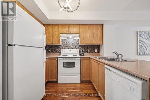 56 Steele Park Private, Ottawa, ON - Indoor Photo Showing Kitchen With Double Sink