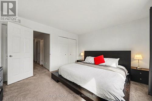 56 Steele Park Private, Ottawa, ON - Indoor Photo Showing Bedroom