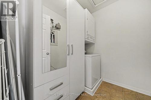 56 Steele Park Private, Ottawa, ON - Indoor Photo Showing Laundry Room