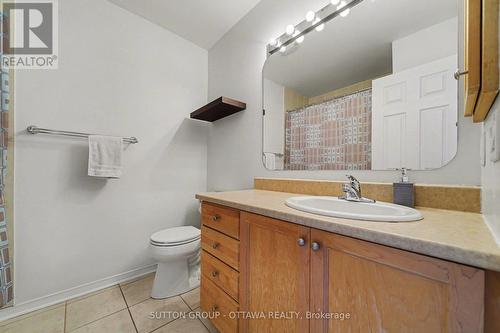 56 Steele Park Private, Ottawa, ON - Indoor Photo Showing Bathroom