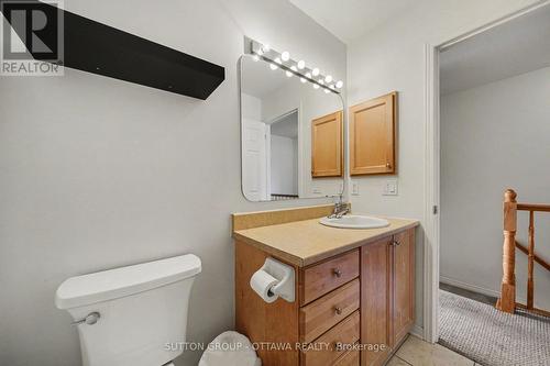 56 Steele Park Private, Ottawa, ON - Indoor Photo Showing Bathroom