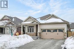 127 ELFIN GROVE W  Ottawa, ON K2V 0B9