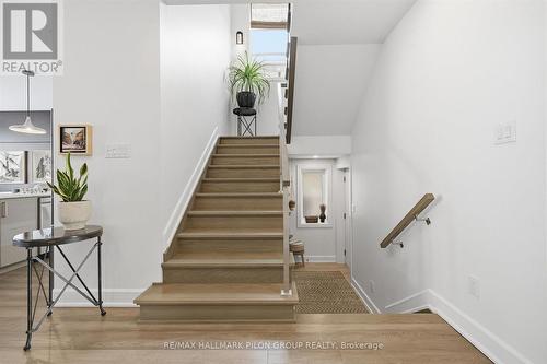 559 Mutual Street, Ottawa, ON - Indoor Photo Showing Other Room