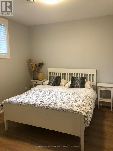 559 Mutual Street, Ottawa, ON - Indoor Photo Showing Bedroom