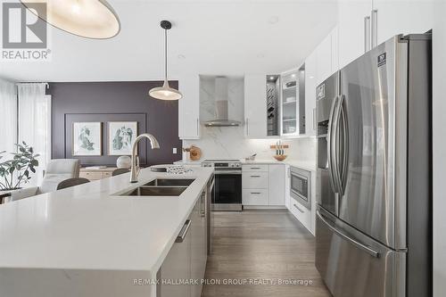 559 Mutual Street, Ottawa, ON - Indoor Photo Showing Kitchen With Stainless Steel Kitchen With Double Sink With Upgraded Kitchen
