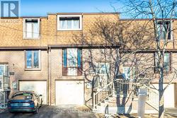 3 - 11 PLAISANCE ROAD  Richmond Hill, ON L4C 5H1