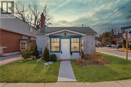 33 PARK HILL Road W  Cambridge, ON N1S 1E1