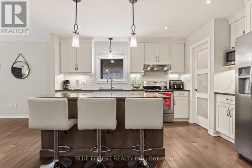 42 Hickory Lane, St. Thomas, ON - Indoor Photo Showing Kitchen With Upgraded Kitchen