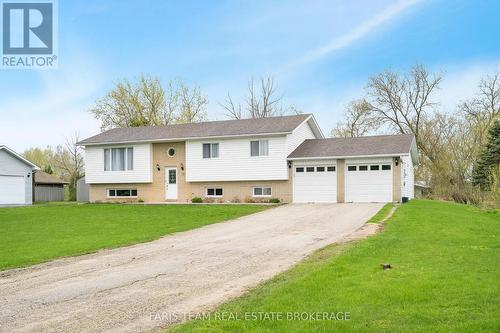 10 SURREY LANE  Clearview, ON L0M 1N0