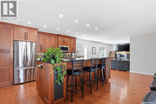 154 Candle Crescent, Saskatoon, SK - Indoor Photo Showing Kitchen