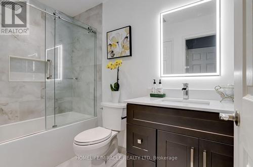 5840 Raftsman Cove, Mississauga, ON - Indoor Photo Showing Bathroom