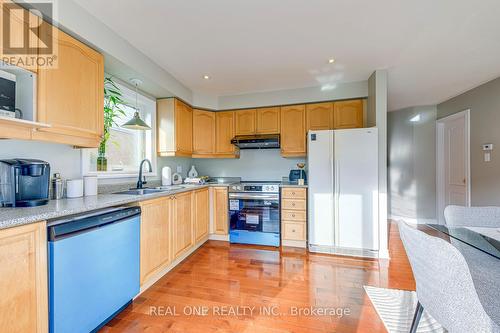 2470 Bankside Drive, Mississauga, ON - Indoor Photo Showing Kitchen With Double Sink