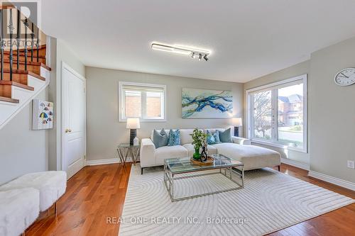 2470 Bankside Drive, Mississauga, ON - Indoor Photo Showing Living Room