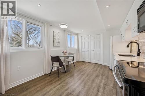 219 Blackhorne Drive, Kitchener, ON - Indoor Photo Showing Kitchen