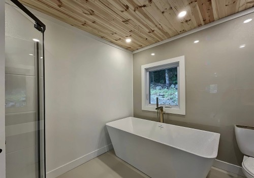 Bathroom - 480 Rue De La Montagne, Saint-Calixte, QC - Indoor Photo Showing Bathroom