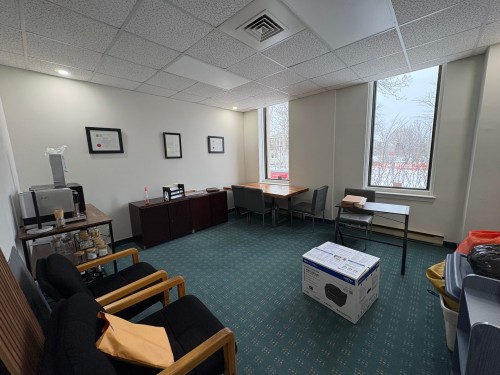 Office - 80 Rue Monseigneur-Tessier E., Rouyn-Noranda, QC - Indoor