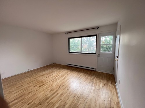 Living Room - 11072 Rue Frigon, Montréal (Ahuntsic-Cartierville), QC - Indoor Photo Showing Other Room