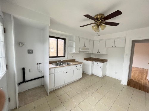 Kitchen - 11072 Rue Frigon, Montréal (Ahuntsic-Cartierville), QC - Indoor Photo Showing Kitchen With Double Sink