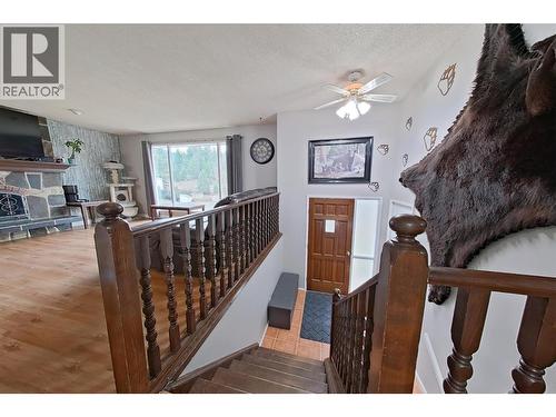1530 21 Highway, Creston, BC - Indoor Photo Showing Other Room