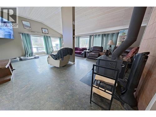 1530 21 Highway, Creston, BC - Indoor
