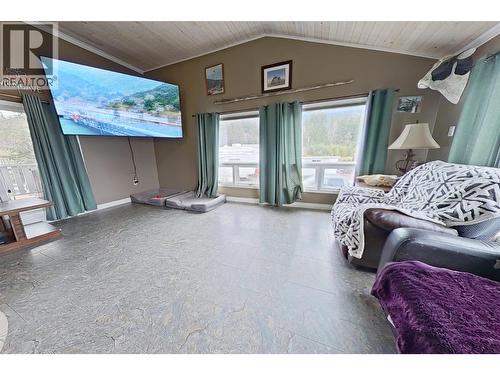 1530 21 Highway, Creston, BC -  With Exterior