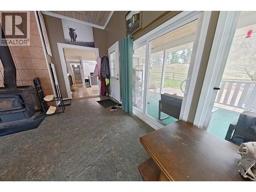1530 21 Highway, Creston, BC - Indoor