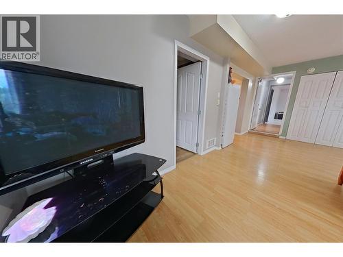 1530 21 Highway, Creston, BC - Indoor