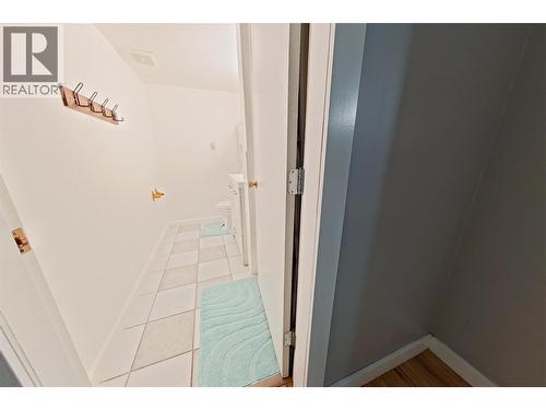 1530 21 Highway, Creston, BC - Indoor Photo Showing Other Room