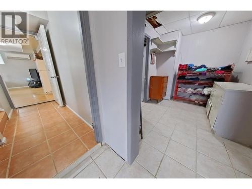 1530 21 Highway, Creston, BC - Indoor Photo Showing Other Room