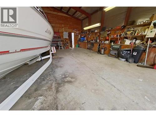 1530 21 Highway, Creston, BC - Indoor Photo Showing Garage