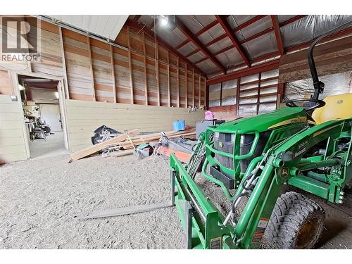1530 21 Highway, Creston, BC - Indoor