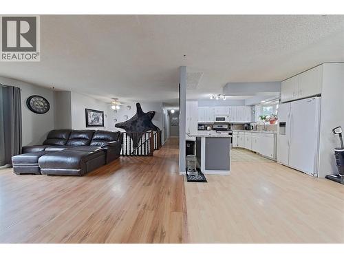 1530 21 Highway, Creston, BC - Indoor