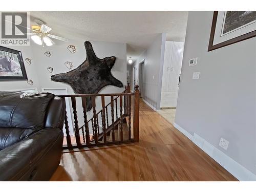 1530 21 Highway, Creston, BC - Indoor Photo Showing Other Room
