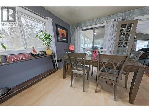 1530 21 Highway, Creston, BC - Indoor Photo Showing Dining Room
