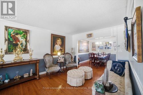 3652 Haven Glenn, Mississauga, ON - Indoor Photo Showing Living Room