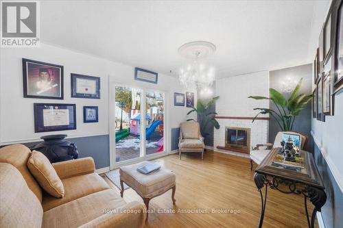 3652 Haven Glenn, Mississauga, ON - Indoor Photo Showing Living Room With Fireplace