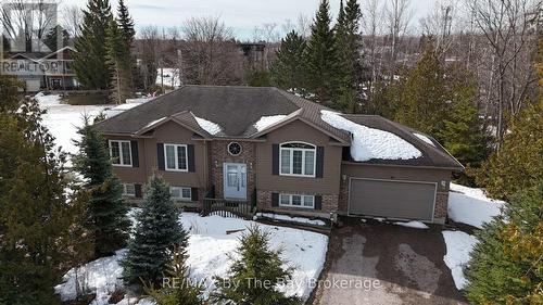 45 WILLIAM AVENUE  Wasaga Beach, ON L9Z 2X3