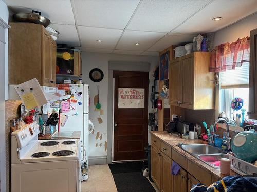 515 Brock St E, Thunder Bay, ON - Indoor Photo Showing Laundry Room