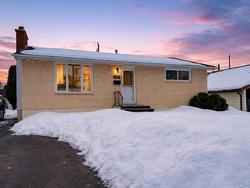 221 Cedar Avenue  Thunder Bay, ON P7B 4V4