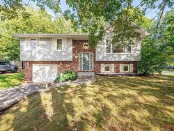 24 Aylward Road  Falmouth, NS B0P 1P0